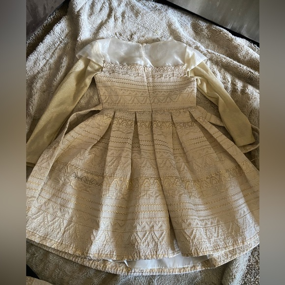 WHITE &GOLD LONG SLEEVE DRESS 🤍 - Picture 5 of 8